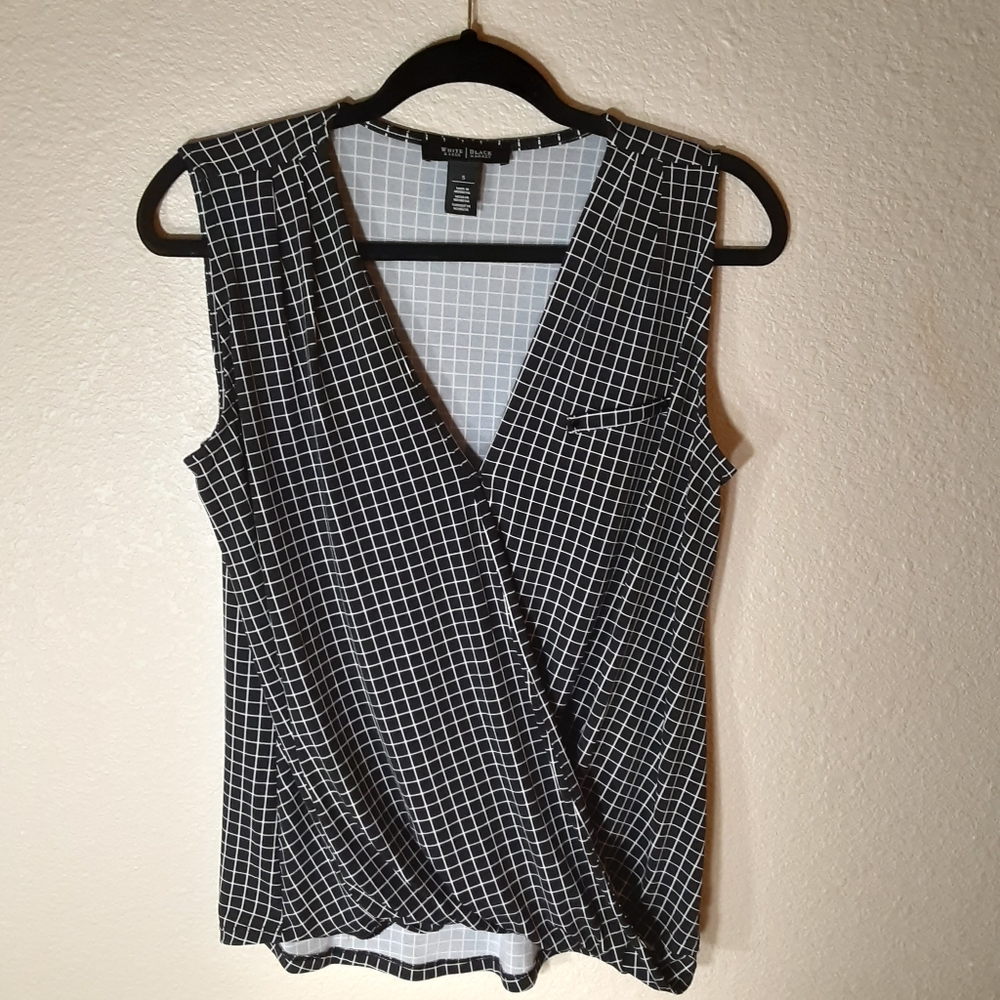 White House/Black Market Grid Pattern Print Size S